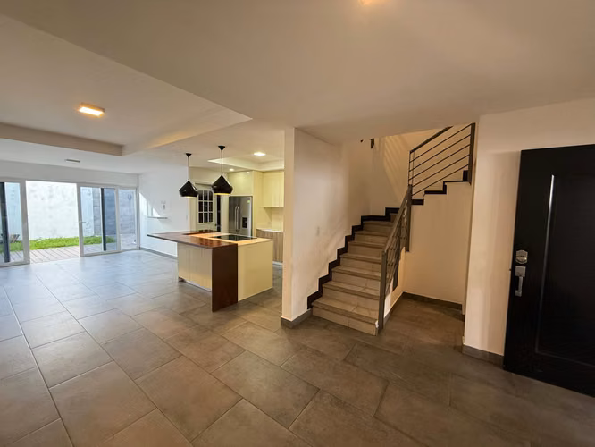 ALQUILER DE CASA EN RIO PALMA, GUACHIPELÍN* - Imagen 4