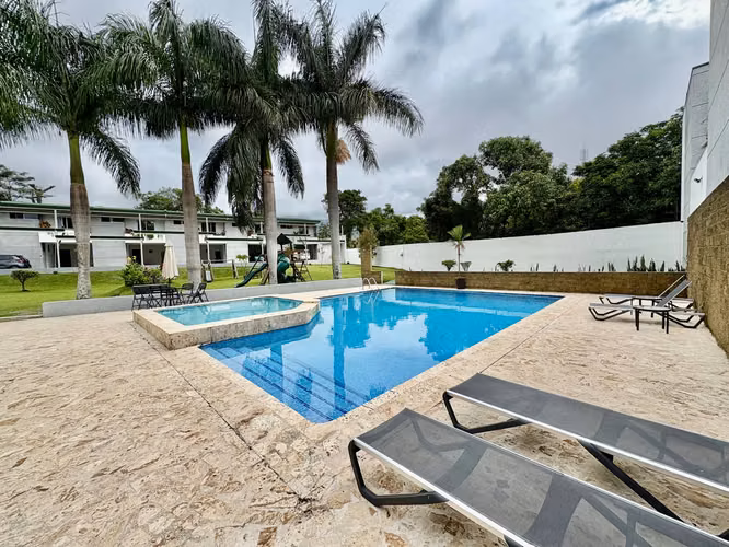 ESCAZÚ! 3-BEDROOM HOUSE + OFFICE + 2 PARKING SPACES