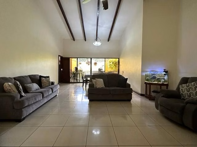 VENTA DE CASA EN CONDOMINIO SANTA ANA