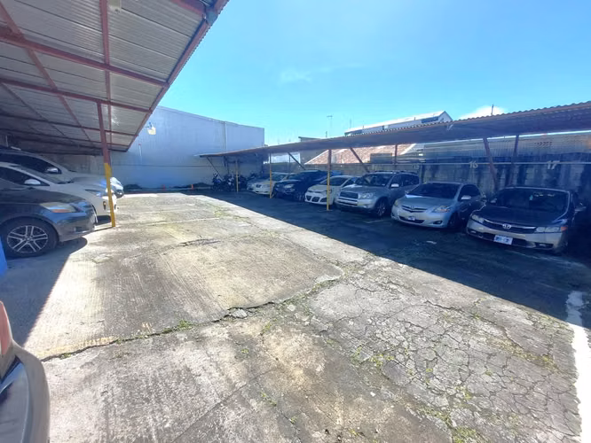Edificio Comercial: San José: Ideal para Oficinas, Condos o Inversión Mixta: 2.166 m²