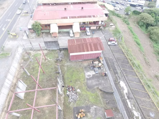 Se vende  Lote - Zona Comercial/Residencial - Excelente Ubicación