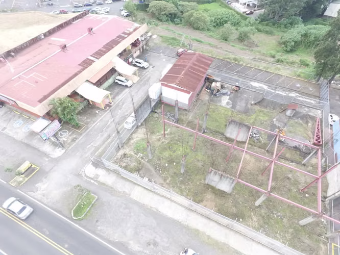 Se vende  Lote - Zona Comercial/Residencial - Excelente Ubicación