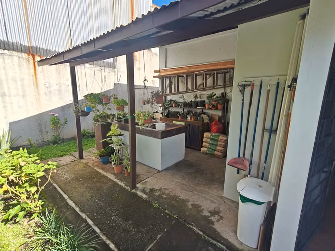 Se Alquila Casa en Paseo Colón – Zona Mixta Comercial/Residencial