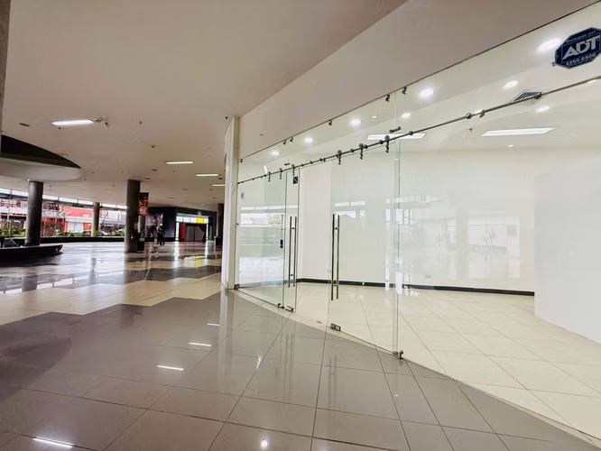 VENTA DE LOCAL COMERCIAL, EN ZONA CENTRO, DESAMPARADOS