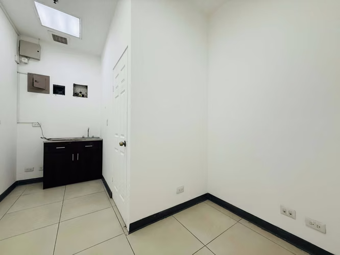VENTA DE LOCAL COMERCIAL, EN ZONA CENTRO, DESAMPARADOS
