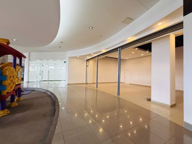 VENTA DE LOCAL COMERCIAL, EN ZONA CENTRO, DESAMPARADOS