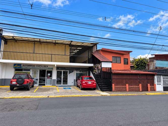 Alquiler / Venta Local Comercial o Bodega Moravia Centro - Alta Exposición