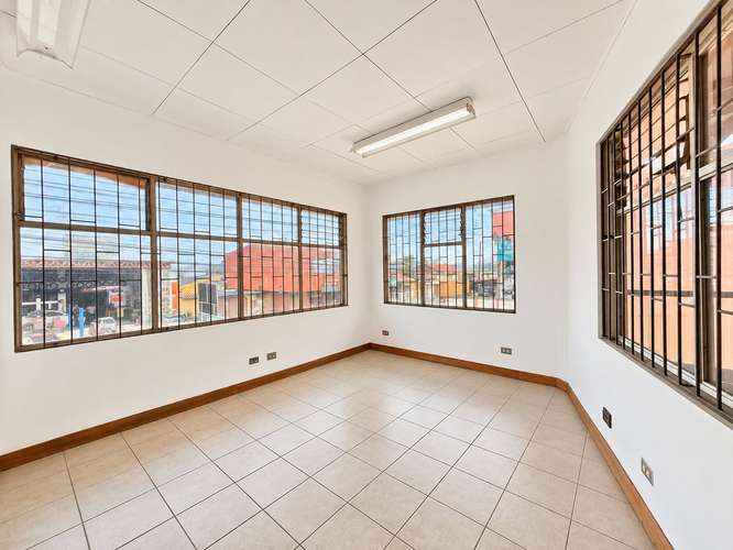 Alquiler / Venta Local Comercial o Bodega Moravia Centro - Alta Exposición