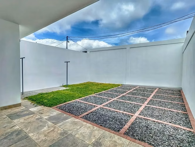 Venta de Casa en Condominio El Cedro, La Lima, Cartago - Imagen 3