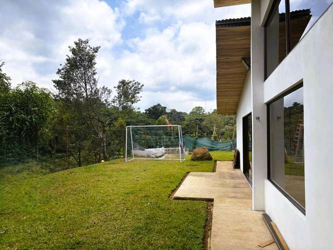 CASA EN VENTA, ALAJUELA, GRECIA, TERRENO GRANDE - Imagen 13