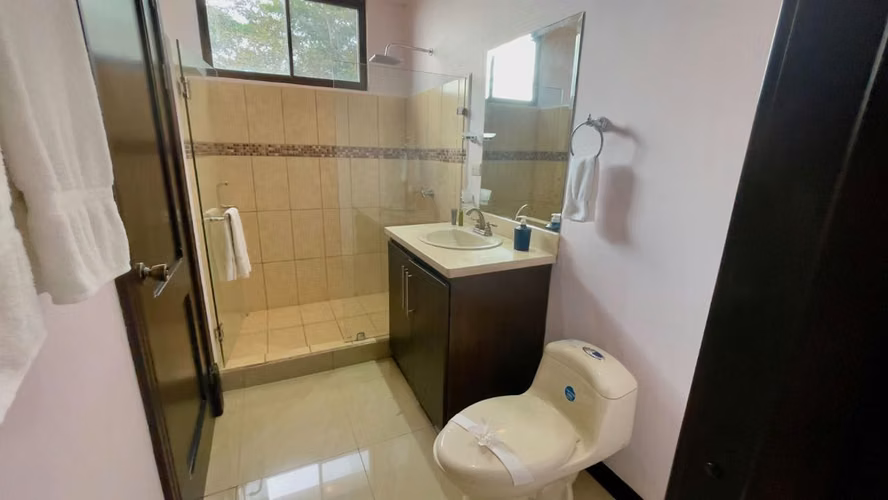 Venta Casa en  Puntarenas Punta Leona | Vista al Mar y Piscina Privada | ¡REBAJADA!