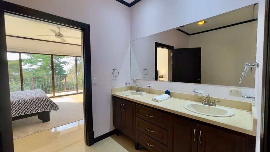 Venta Casa en  Puntarenas Punta Leona | Vista al Mar y Piscina Privada | ¡REBAJADA!
