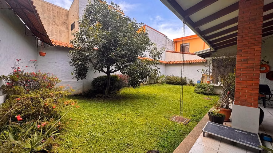 VENTA DE CASA INDEPENDIENTE EN TREJOS MONTEALEGRE ESCAZU