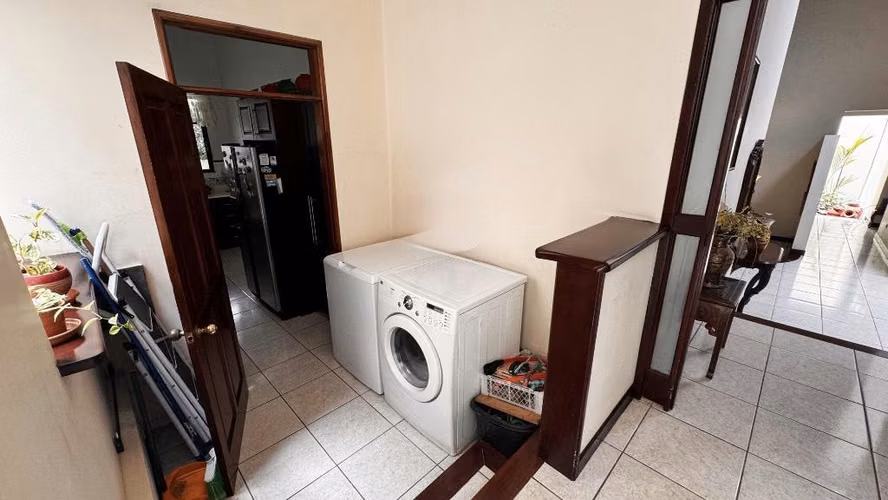 VENTA DE CASA INDEPENDIENTE EN TREJOS MONTEALEGRE ESCAZU