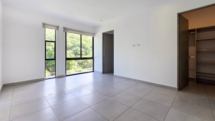 Alquiler de moderna casa ubicada en Santa Ana - Imagen 7