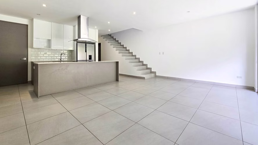 Alquiler de moderna casa ubicada en Santa Ana - Imagen 4