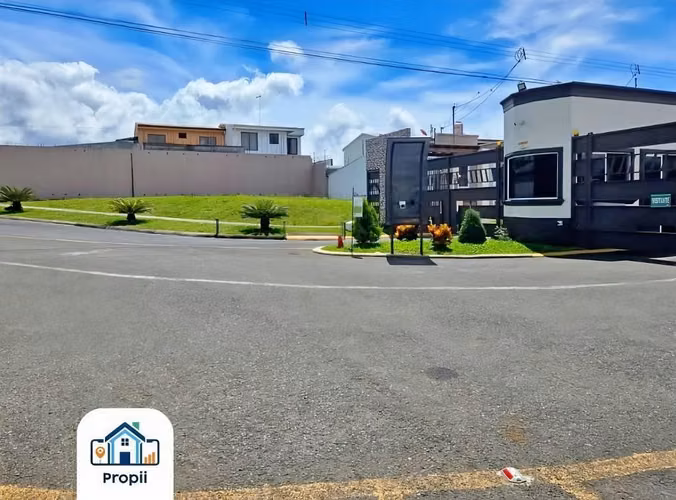 Venta de Lote en  Condominio Los Helechos, Dulce Nombre, Cartago.