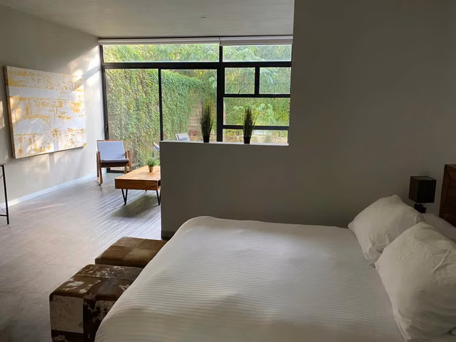Apartamento moderno ubicado en Santa Ana. Amoblado y con jardín privado. - Imagen 7