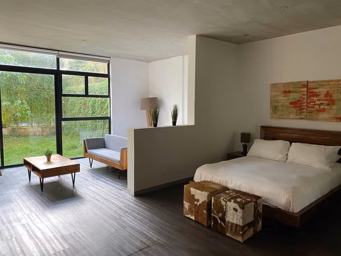 Apartamento moderno ubicado en Santa Ana. Amoblado y con jardín privado. - Imagen 4