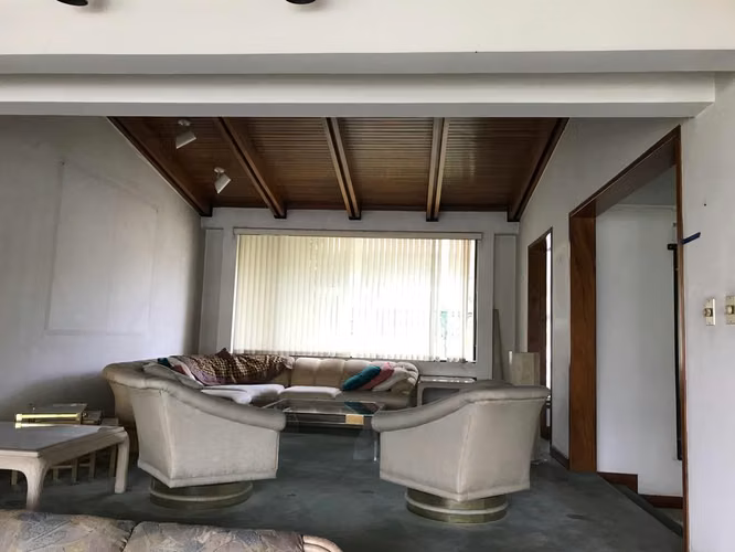 AMPLIA CASA EN VENTA – EXCELENTE UBICACIÓN - ROHRMOSER