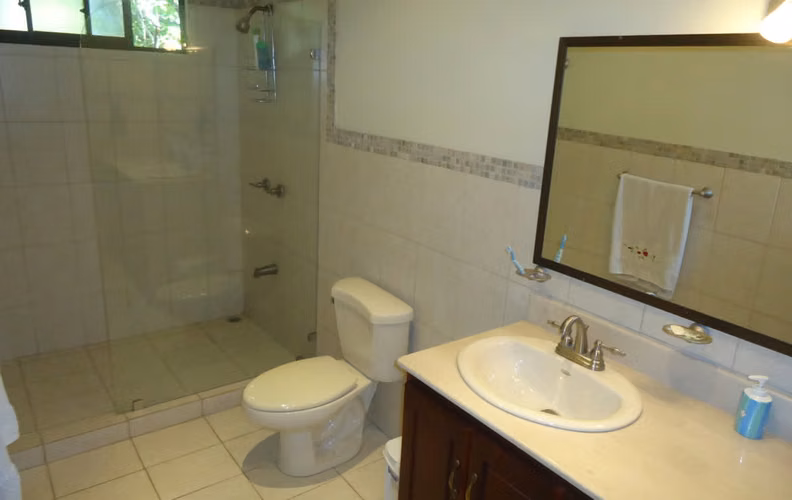 Casa townhouse, terraza, arboles grandes Brasil de Mora precio bajo AQUILADO - Imagen 13
