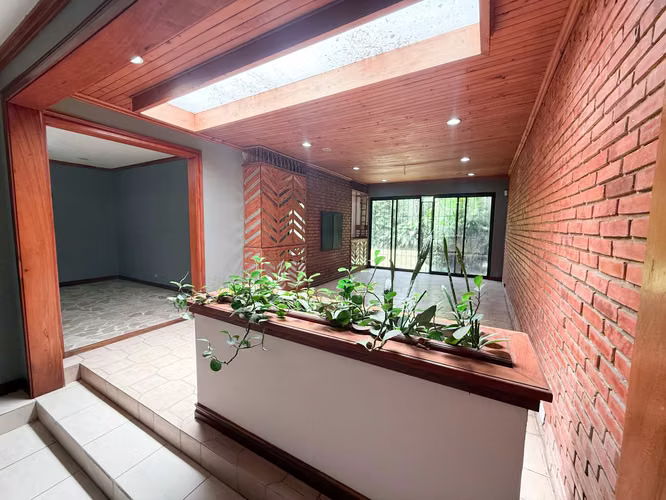 Se vende Casa Rohrmoser 3 habitaciones - 2.5 baños