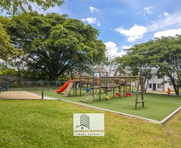 Venta de casa de 1 planta en La Guácima, condominio Al Andaluz