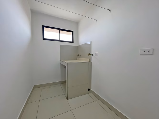 VENTA DE EDIFICIO CON 6 APARTAMENTOS – PAVAS CENTRO