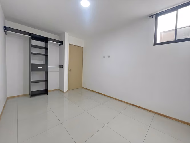 VENTA DE EDIFICIO CON 6 APARTAMENTOS – PAVAS CENTRO