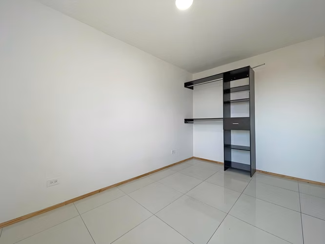 VENTA DE EDIFICIO CON 6 APARTAMENTOS – PAVAS CENTRO