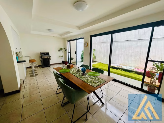 Oportunidad de Inversión: Casas dúplex en Curridabat – Residencial El Prado