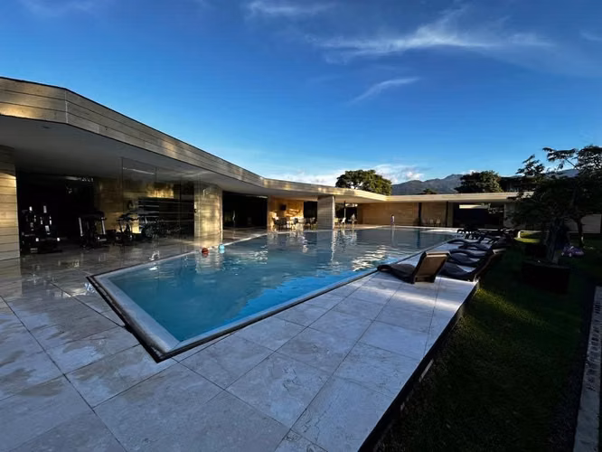 One-story house for sale in Lindora