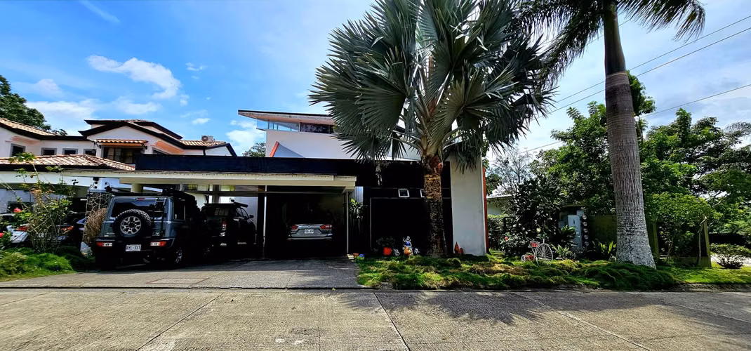 Venta de Casa en Santo Domingo de Heredia. PROPIEDAD DE LUJO. - Imagen 12