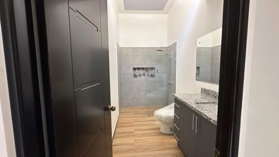 ¡La casa de sus sueños en la Trinidad de Moravia! - Imagen 10