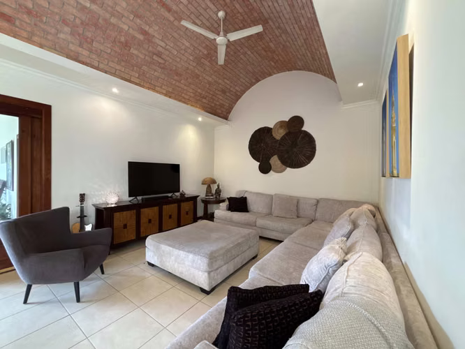 VENTA DE CASA EN RESIDENCIAL TREJOS MONTEALEGRE, ESCAZÚ
