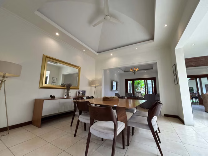 VENTA DE CASA EN RESIDENCIAL TREJOS MONTEALEGRE, ESCAZÚ