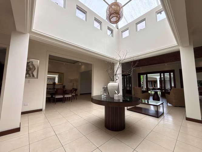 VENTA DE CASA EN RESIDENCIAL TREJOS MONTEALEGRE, ESCAZÚ