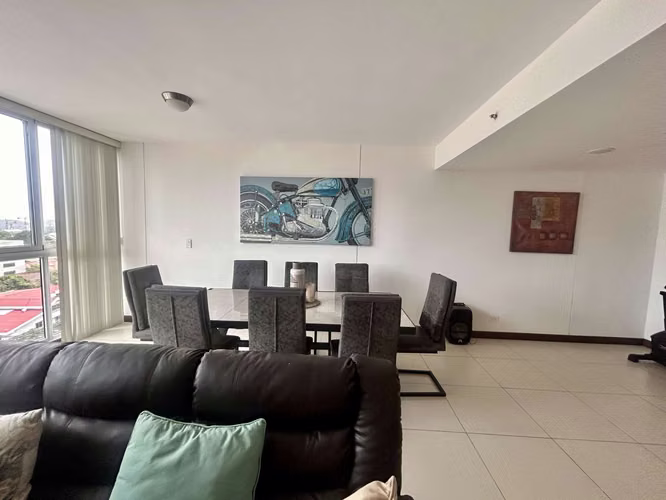 Venta de apartamento en Rohrmoser. La Nunciatura.