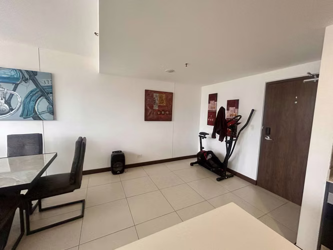 Venta de apartamento en Rohrmoser. La Nunciatura.