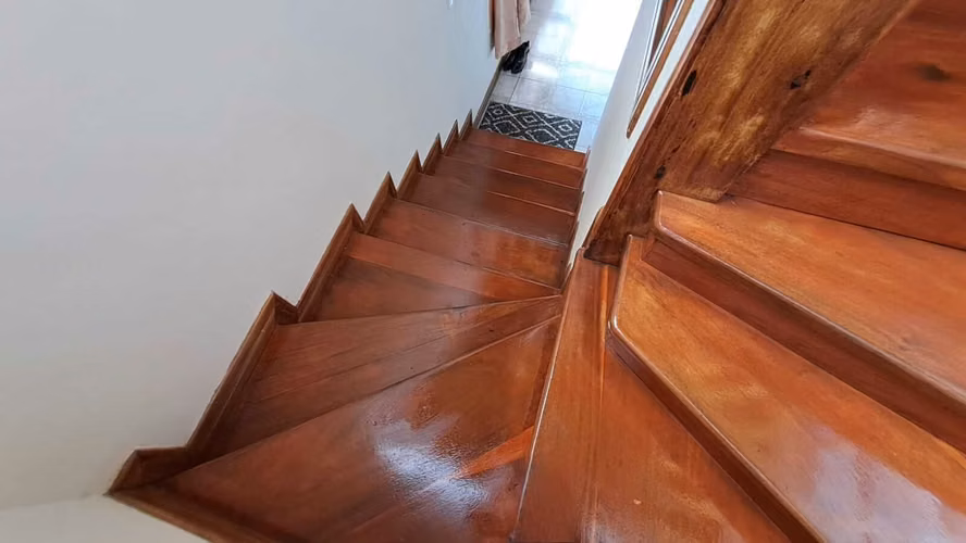 Venta de casa con gran zona verde potencial apartamentos