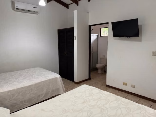 Villa de dos habitaciones, muy confortable a 5 minutos de playas del coco