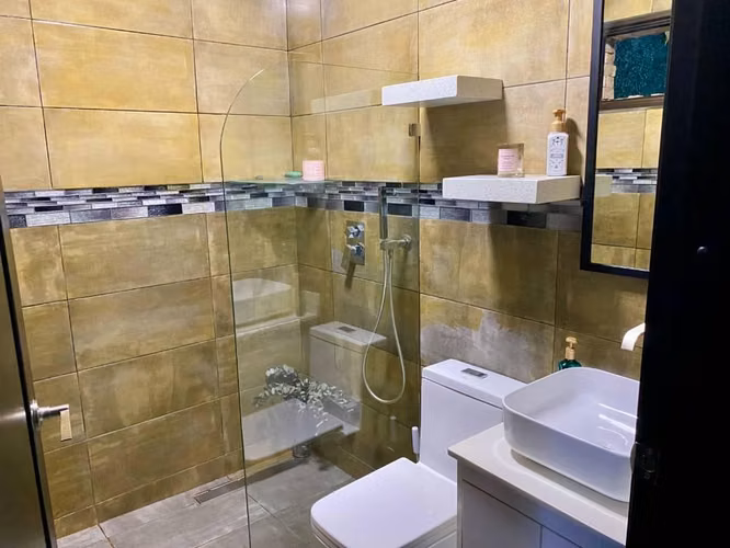 Curridabat SUPER OFERTAS por U Fidelitas. Elegante casa de 5 años, - Imagen 11