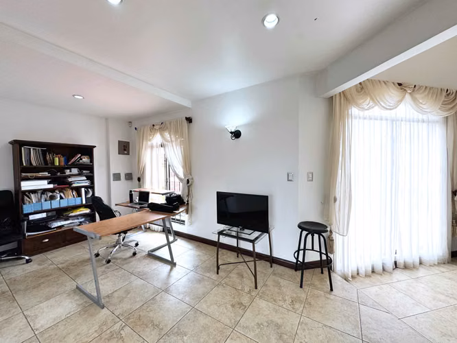 VENTA DE CASA EN ESCAZÚ