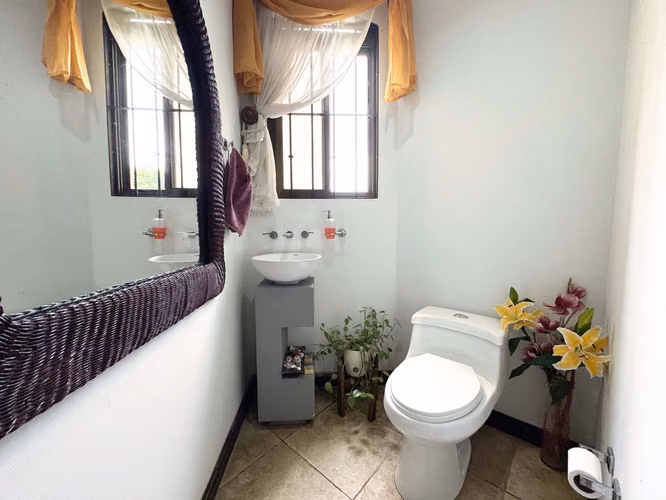 VENTA DE CASA EN ESCAZÚ