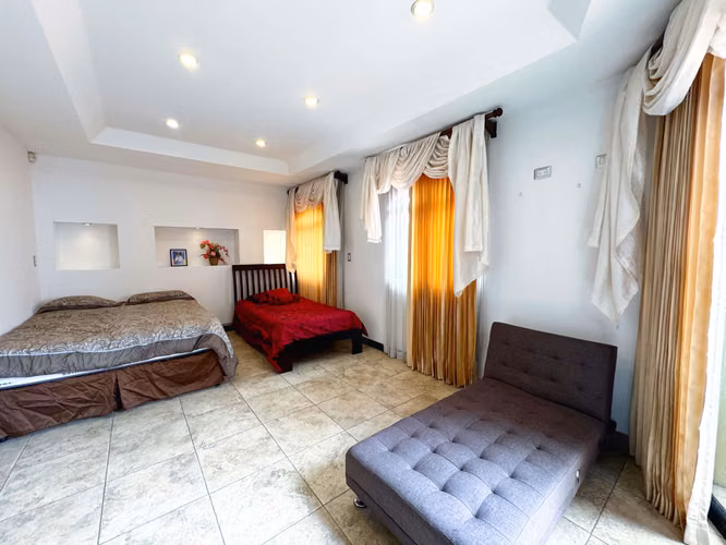 VENTA DE CASA EN ESCAZÚ