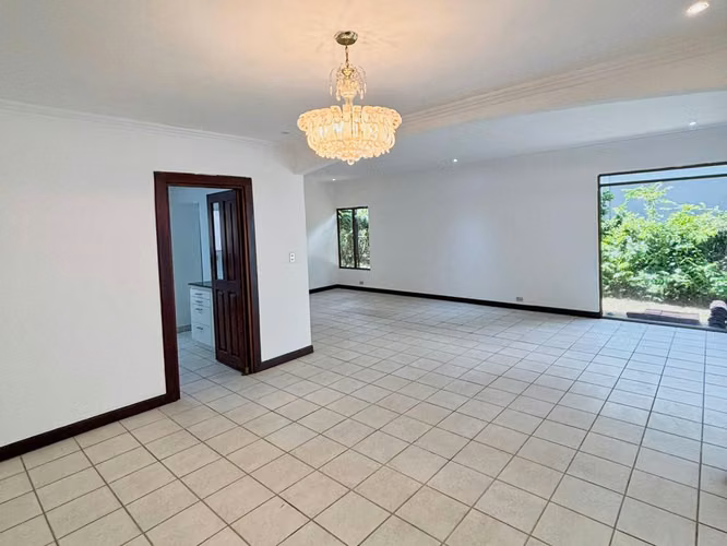 VENTA DE CASA EN JABONCILLOS, ESCAZÚ*