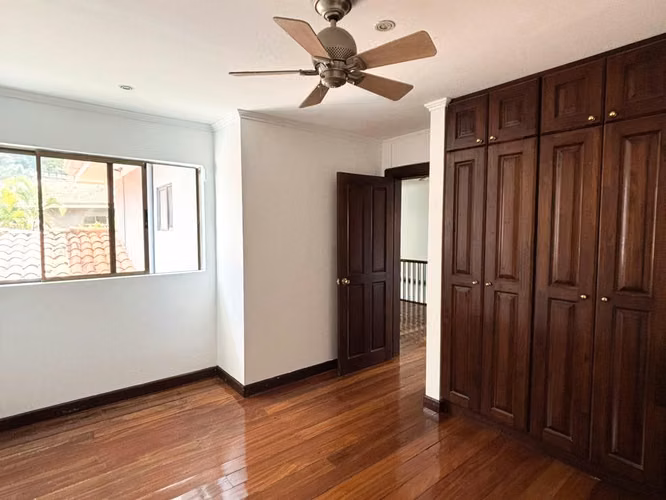 VENTA DE CASA EN JABONCILLOS, ESCAZÚ*