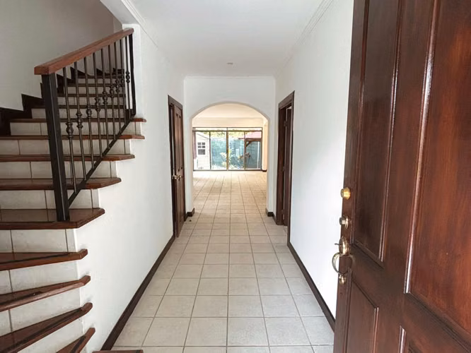 VENTA DE CASA EN JABONCILLOS, ESCAZÚ*
