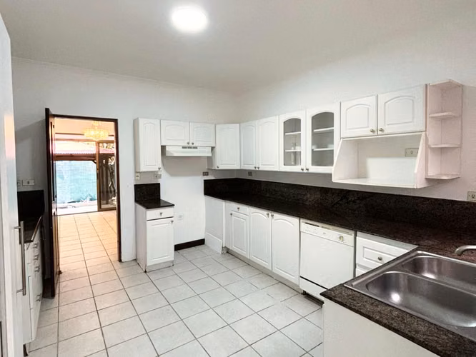 VENTA DE CASA EN JABONCILLOS, ESCAZÚ*