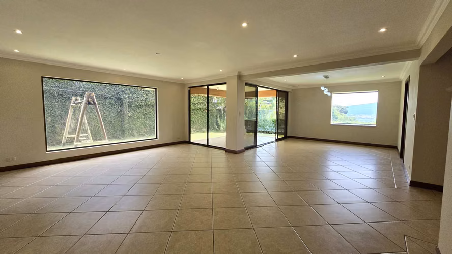VENTA DE CASA EN CONDOMINIO EN ESCAZÚ*